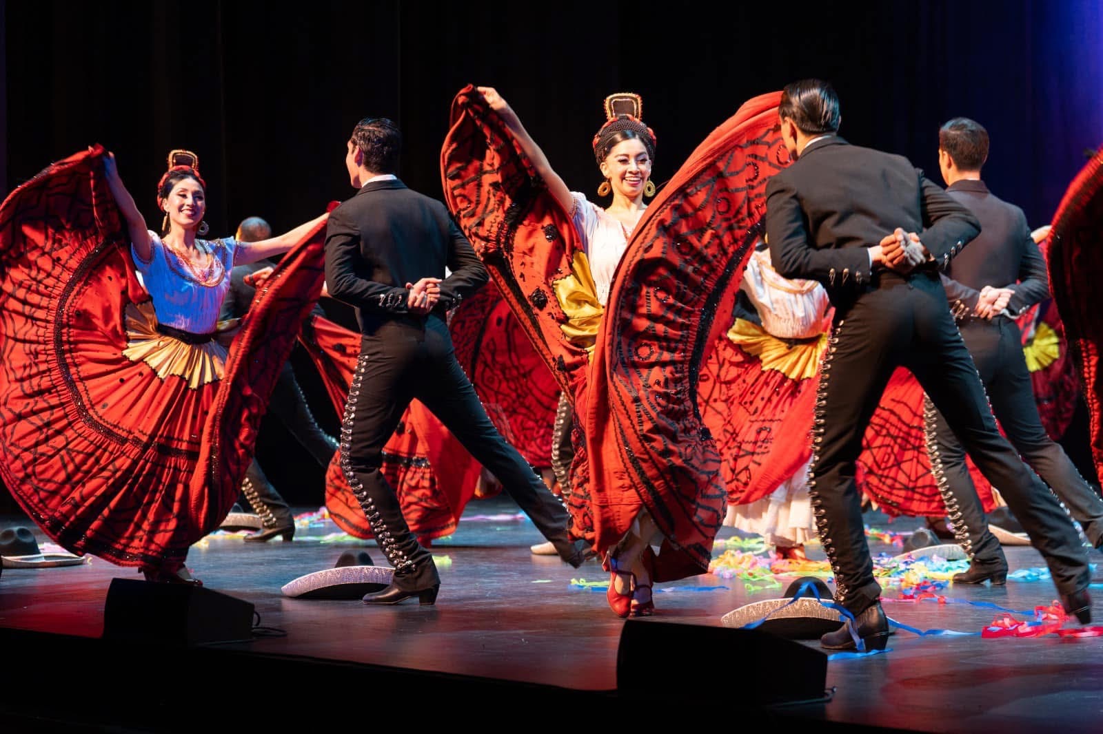 Función gratuita del Ballet Folklórico de Amalia Hernández